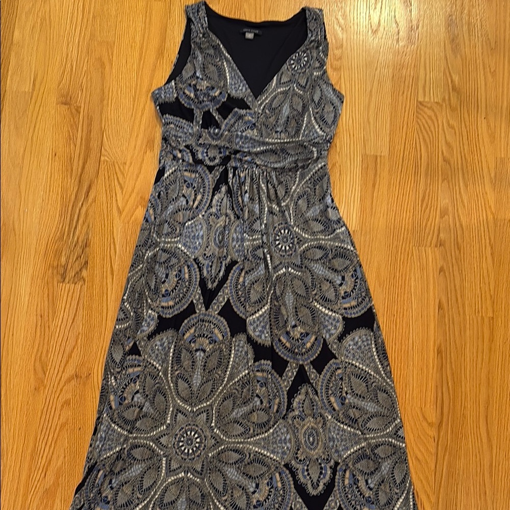 Tommy Hilfiger Black and White Sleeveless V-Neck Maxi Dress